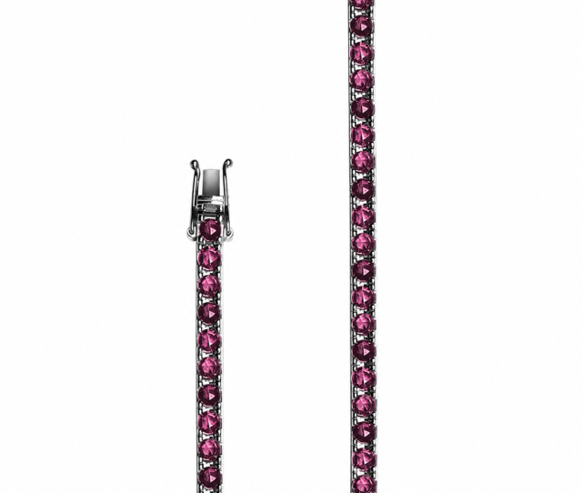 Coroné pink sapphire option, official close-up of the rose-cut stones and white-gold clasp