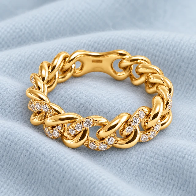 Liaison Yellow-Gold Ring on softly folded pale ice-blue cashmere