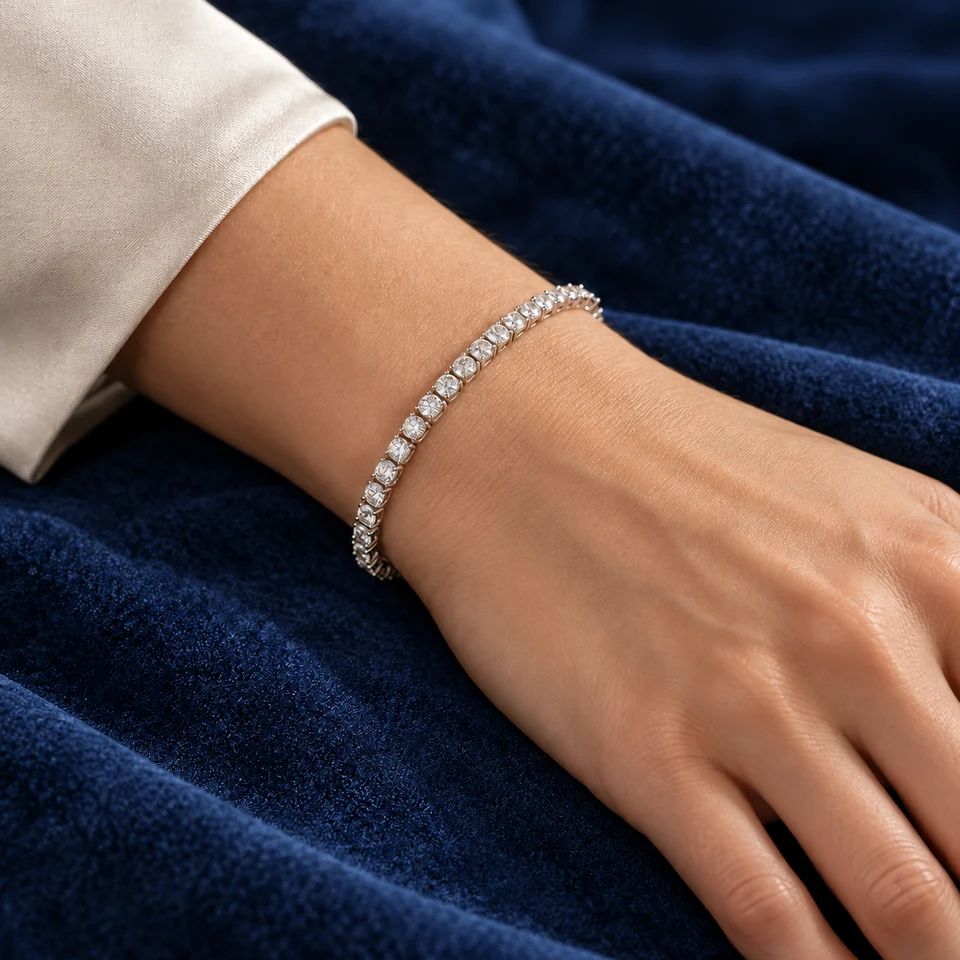 Recarlo Anniversary Tennis Bracelet worn on the wrist